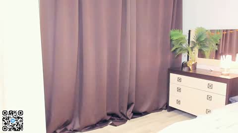 Violet online show from 12.26.24