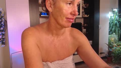 Snapshot of sheilaryan chatting on 10.13.25 Sheila GMT 2 Tuesday Wednesday Friday Saturday Sunday- 8 5 online show from 10.13.25