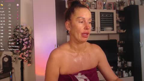 Snapshot of sheilaryan chatting on 10.22.25 Sheila GMT 2 Tuesday Wednesday Friday Saturday Sunday- 8 5 online show from 10.22.25