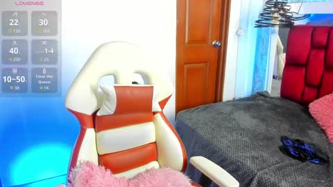 Snapshot of sheilly_brown chatting on 10.18.25 sheilly_brown online show from 10.18.25