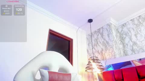 Snapshot of sheilly_brown chatting on 11.11.25 sheilly_brown online show from 11.11.25