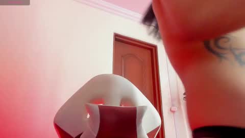 Snapshot of sheilly_brown chatting on 11.13.25 sheilly_brown online show from 11.13.25