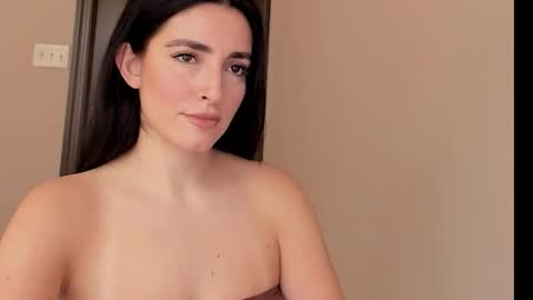 Snapshot of sheisallthat chatting on 11.06.25 sheisallthat online show from 11.06.25