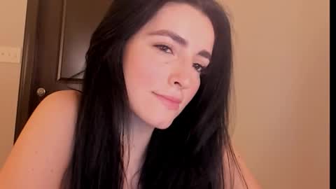 Snapshot of sheisallthat chatting on 11.11.25 sheisallthat online show from 11.11.25