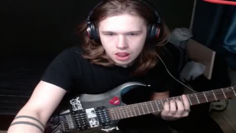Snapshot of sheldon_music chatting on 10.21.25 Sheldon online show from 10.21.25
