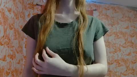 Snapshot of shelikessoymilk chatting on 02.10.26 Erika online show from 02.10.26