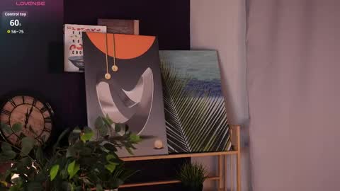 Snapshot of shelleyborom chatting on 10.06.25 Sofia online show from 10.06.25