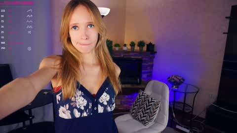 Snapshot of shelleybuss chatting on 12.13.24 Shelley night Tate day online show from 12.13.24