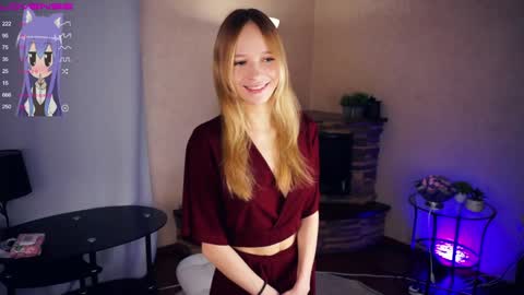 Snapshot of shelleybuss chatting on 12.25.24 Shelley night Tate day online show from 12.25.24