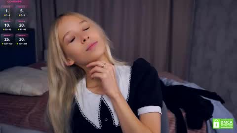 Snapshot of shelleybuss chatting on 10.03.25 Shelley night Tate day online show from 10.03.25