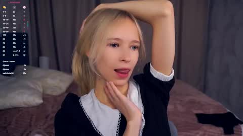 Snapshot of shelleybuss chatting on 10.08.25 Shelley night Tate day online show from 10.08.25