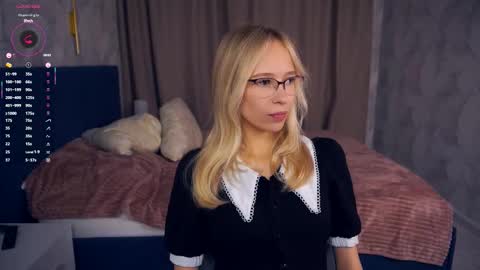 Snapshot of shelleybuss chatting on 10.11.25 Shelley night Tate day online show from 10.11.25