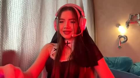Ava online show from 10.04.25