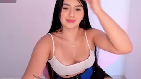 Snapshot of shellyrayhs1 chatting on 06.23.26 Shelly rayhs online show from 06.23.26