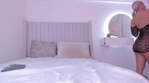 Snapshot of shelynna_azzul chatting on 01.14.25 shelynna_azzul online show from 01.14.25