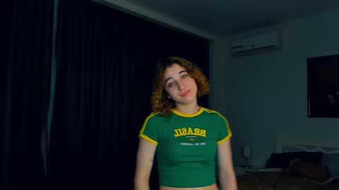 Snapshot of shemekafarhart chatting on 10.19.25 Demina online show from 10.19.25