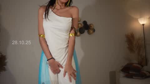 Snapshot of shena_nomy chatting on 10.29.25 In instagram shena nomy online show from 10.29.25