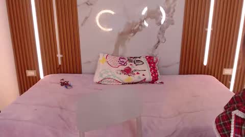 shena_nomy1 online show from 10.18.25