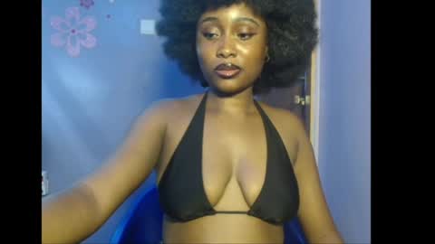Snapshot of shena_xnomy chatting on 07.07.26 Favour online show from 07.07.26