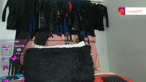 Snapshot of shengyi_blue chatting on 05.02.26 anyela7773 online show from 05.02.26