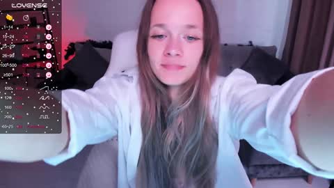 Snapshot of sherill_brill chatting on 12.15.24 Sheril online show from 12.15.24