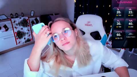 Snapshot of sherill_brill chatting on 12.28.24 Sheril online show from 12.28.24