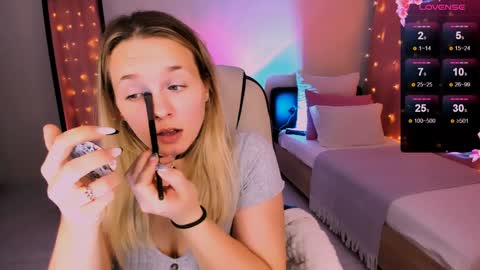 Snapshot of sherill_brill chatting on 01.29.25 Sheril online show from 01.29.25