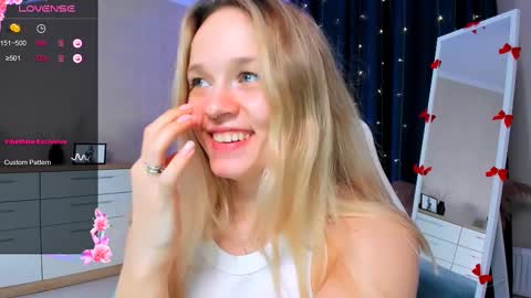 Snapshot of sherill_brill chatting on 03.06.25 Sheril online show from 03.06.25