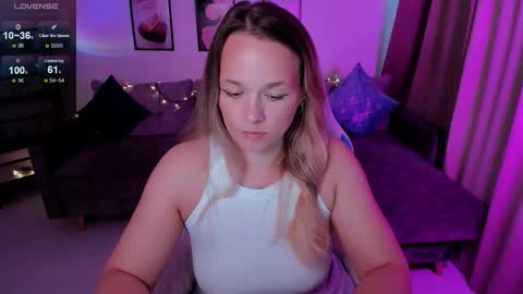 Snapshot of sherill_brill chatting on 09.13.25 Sheril online show from 09.13.25