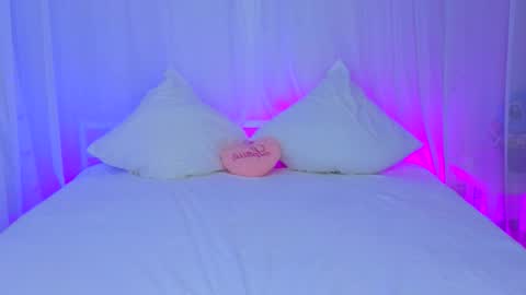 Snapshot of sherry_sandra chatting on 10.11.25 Sherry online show from 10.11.25