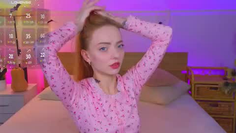 Snapshot of sherry_sandra chatting on 10.31.25 Sherry online show from 10.31.25