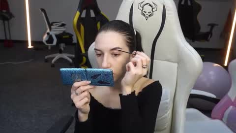 Sheryl online show from 10.04.25