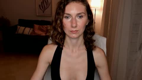 Snapshot of shesleepsnaked chatting on 01.12.25 shesleepsnaked online show from 01.12.25