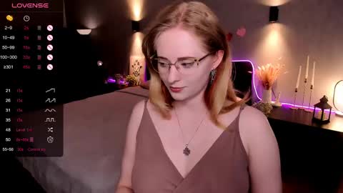 Snapshot of sheslinki chatting on 05.14.26 Hello guys my name is Aemilia online show from 05.14.26