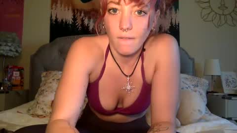 Snapshot of shh_itsmoon chatting on 09.30.25 shh_itsmoon online show from 09.30.25