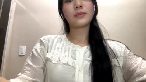 Snapshot of shielabierly chatting on 10.21.25 Sophie online show from 10.21.25