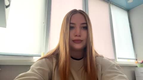 Snapshot of shielapikes chatting on 10.19.25 Sofia online show from 10.19.25