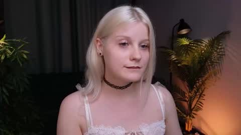 help me reach my first 25 thumbs up online show from 10.09.25