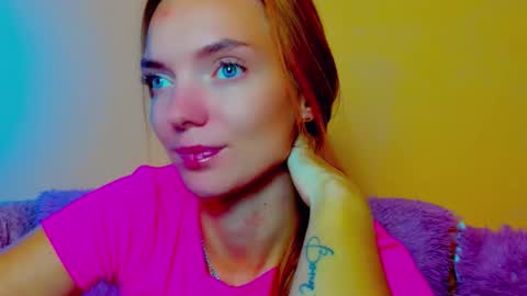 Snapshot of shinelikea_diamond chatting on 10.07.25 Alexis online show from 10.07.25