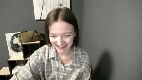 Snapshot of shining_pearl chatting on 05.12.26 Jesica online show from 05.12.26
