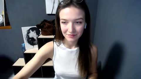 Snapshot of shining_pearl chatting on 06.11.26 Jesica online show from 06.11.26