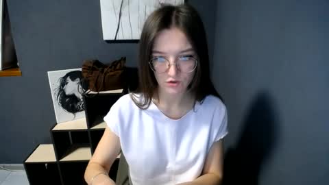 Snapshot of shining_pearl chatting on 06.17.26 Jesica online show from 06.17.26