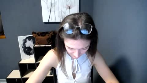 Snapshot of shining_pearl chatting on 06.22.26 Jesica online show from 06.22.26