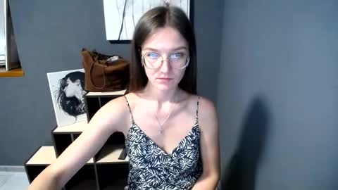 Snapshot of shining_pearl chatting on 06.26.26 Jesica online show from 06.26.26