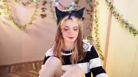 Snapshot of shiny_jail chatting on 09.22.25 JennyMira THANK YOU FOR 77 777 online show from 09.22.25