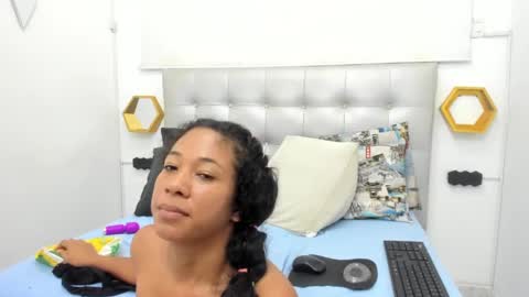 shira_sexylove online show from 01.05.25