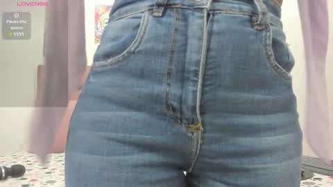 Snapshot of shira_sexylove chatting on 10.12.25 shira_sexylove online show from 10.12.25