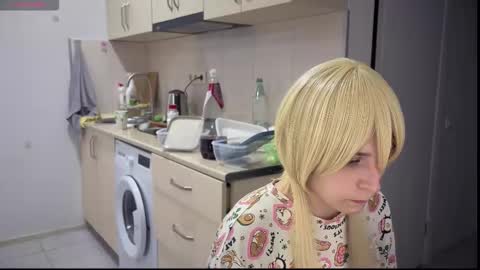 Snapshot of shirayuki_hime chatting on 09.28.25 Im Lilu Rosenblum Guys I have ----Ill be glad to see you there online show from 09.28.25