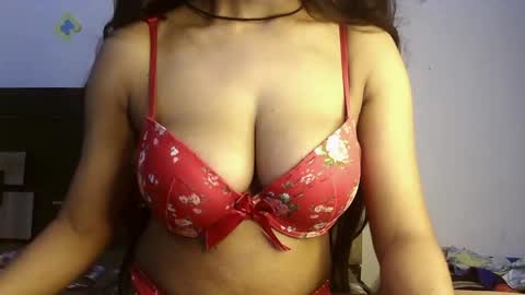 Snapshot of shiri_hot chatting on 09.26.25 Siri online show from 09.26.25