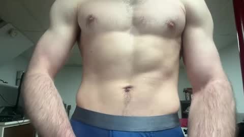 Snapshot of shirtlesshunk15 chatting on 02.20.26 shirtlesshunk15 online show from 02.20.26